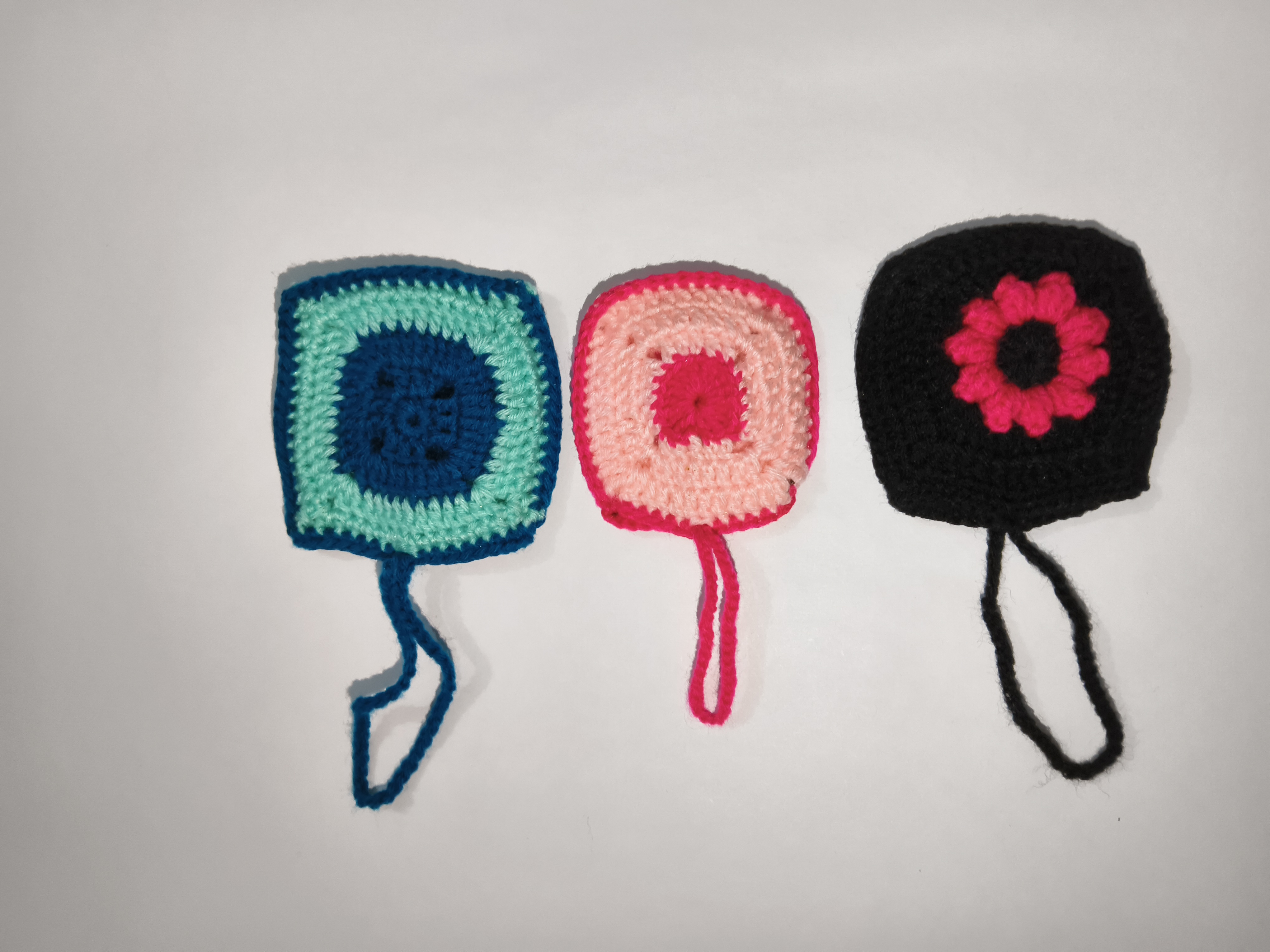 Crochet Earpod Holder